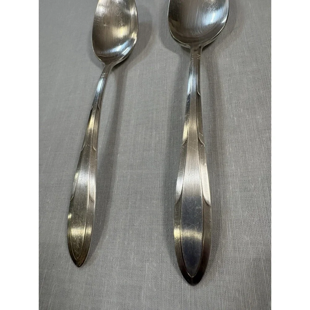 2 Oneida Nobilty Plate  REVERIE  Silverplate Serving Spoons 1937